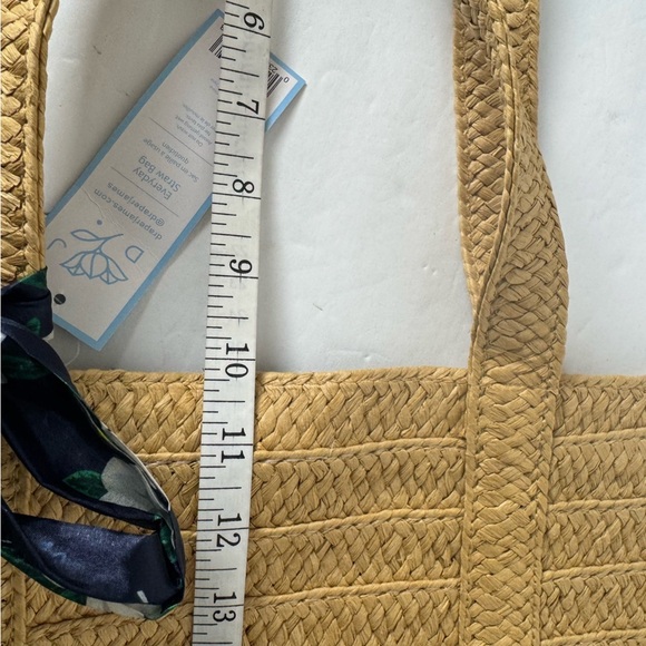 Draper James NEW Everday Straw Bag Blue Floral Scarf Beachy Summer Resort Casual - Picture 13 of 13